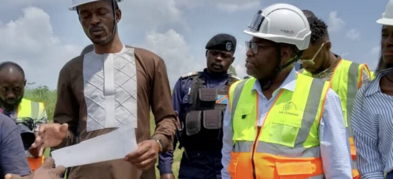 Descente à la cité Maman Marthe Kasalu sous l’impulsion du Ministre Jackson MPUNGA accompagné du CEO Martin KUNDA de la Société MK COMPAGNY